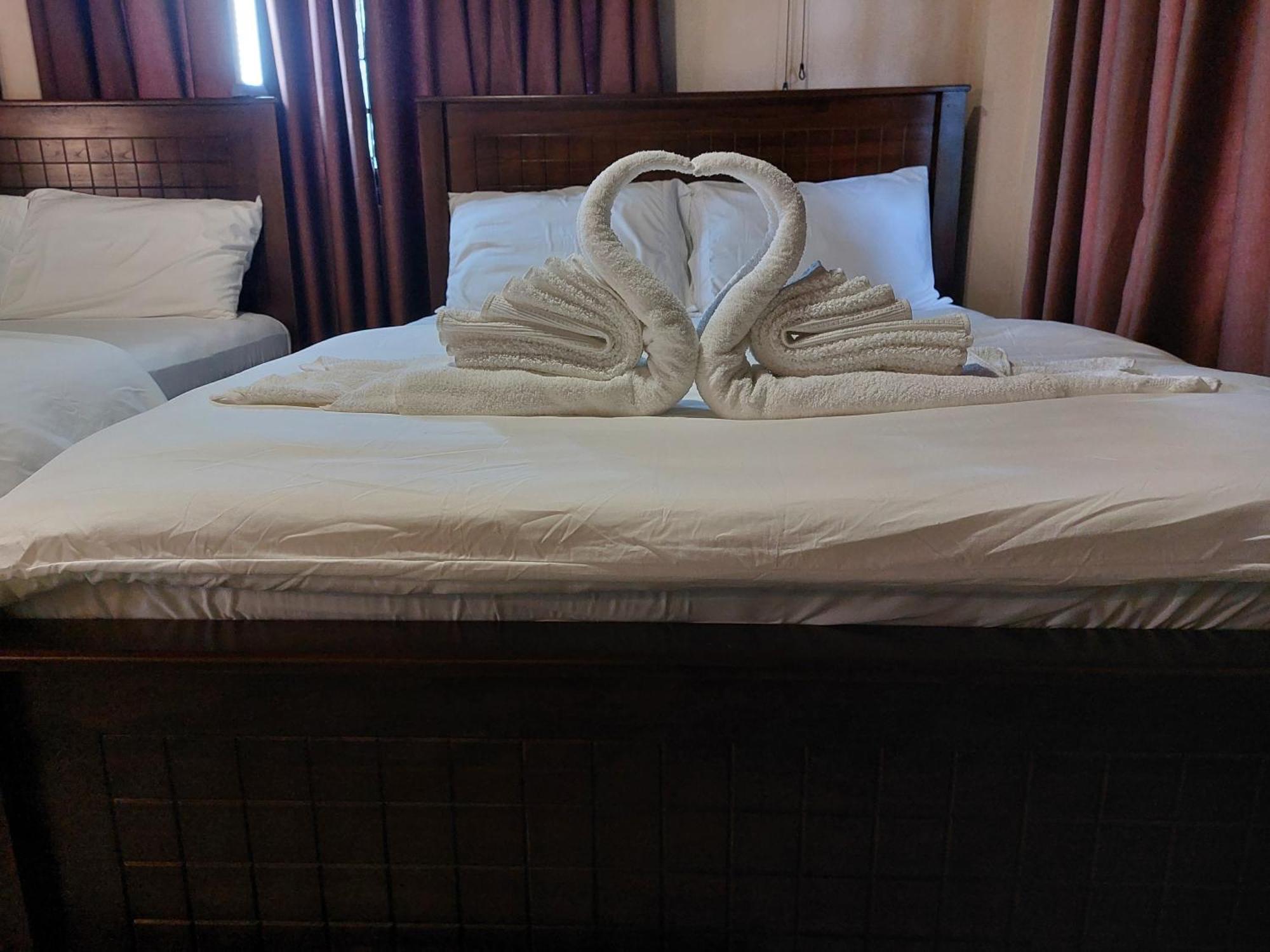 Edwin'S Airport Garden Bed & Breakfast Негомбо Екстериор снимка